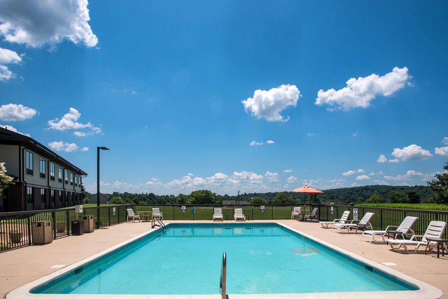 Round Hill Inn Outdoor Pool