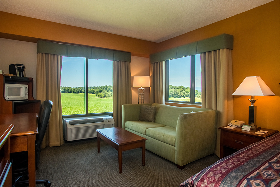 king bed hotel rooms with view in Orange, Virginia at Round Hill Inn